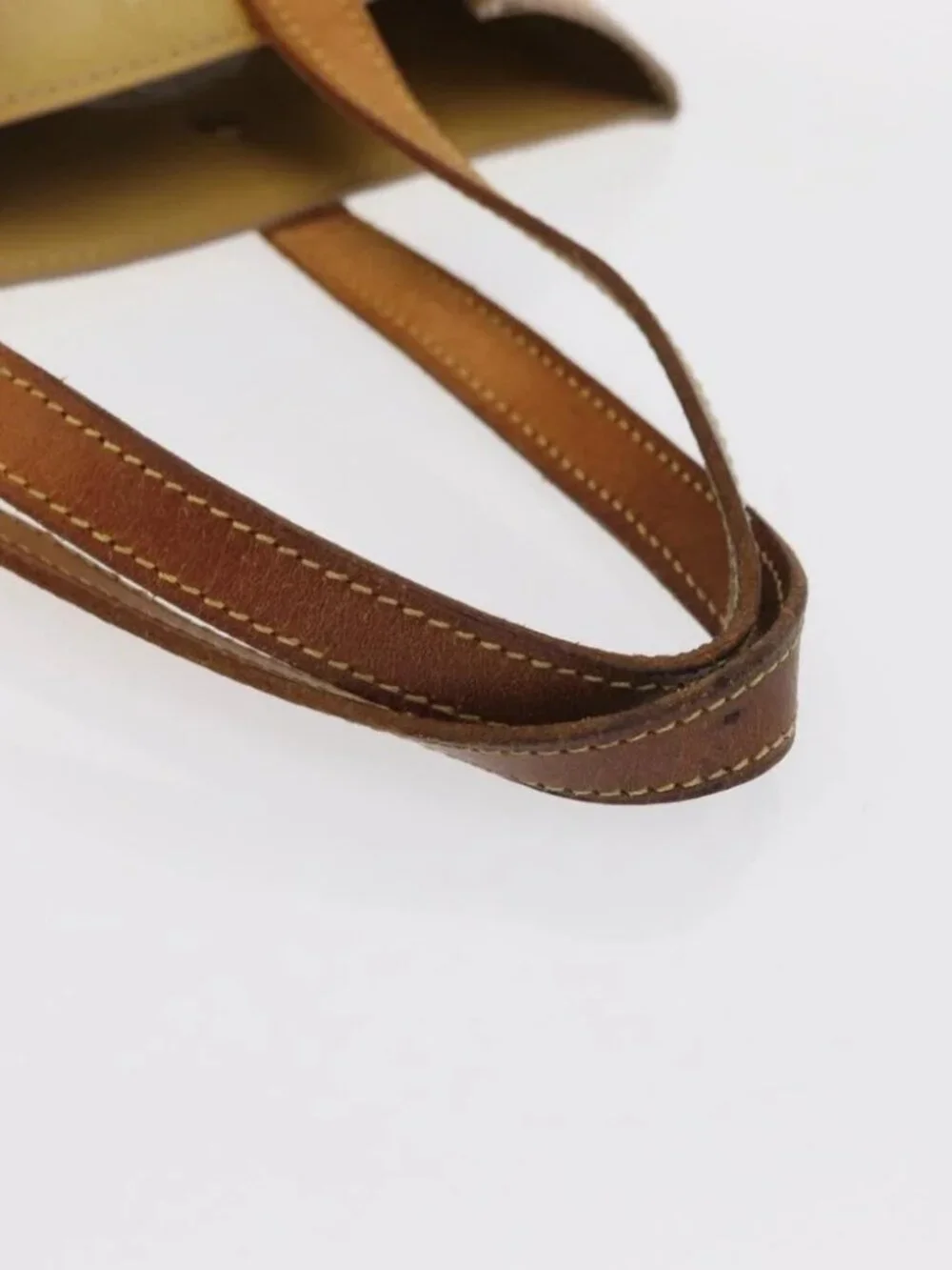 LOUIS VUITTON Monogram Vernis Reade MM Hand Bag Beige - Picture 8 of 16